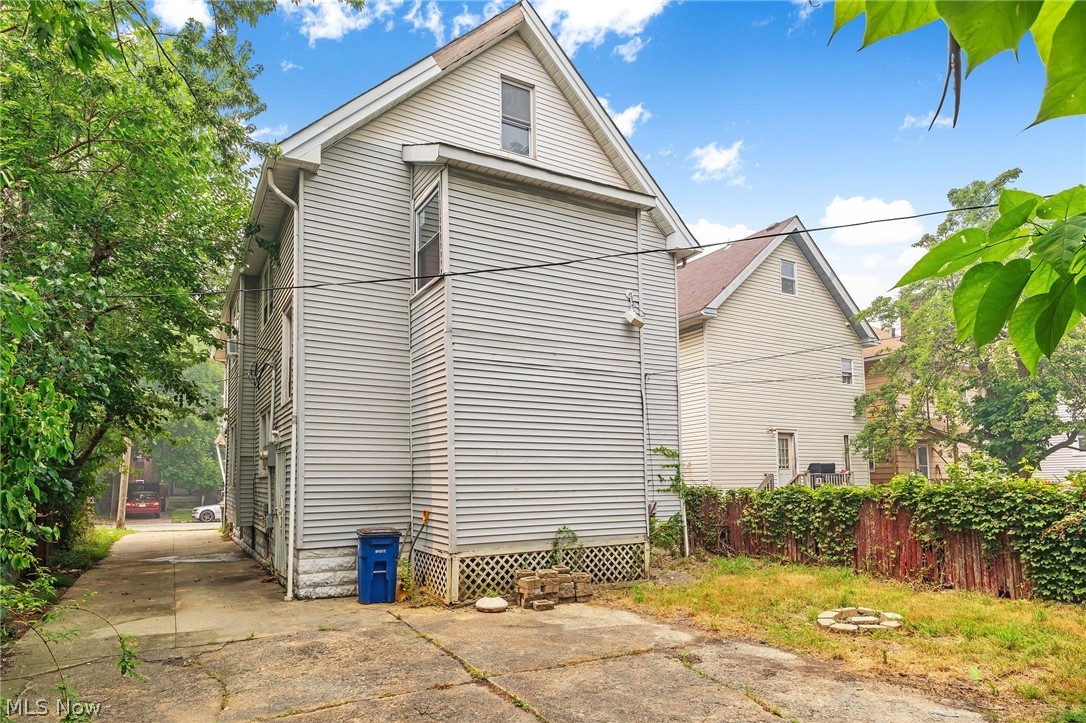 2231 W 105th Street Cleveland OH 44102