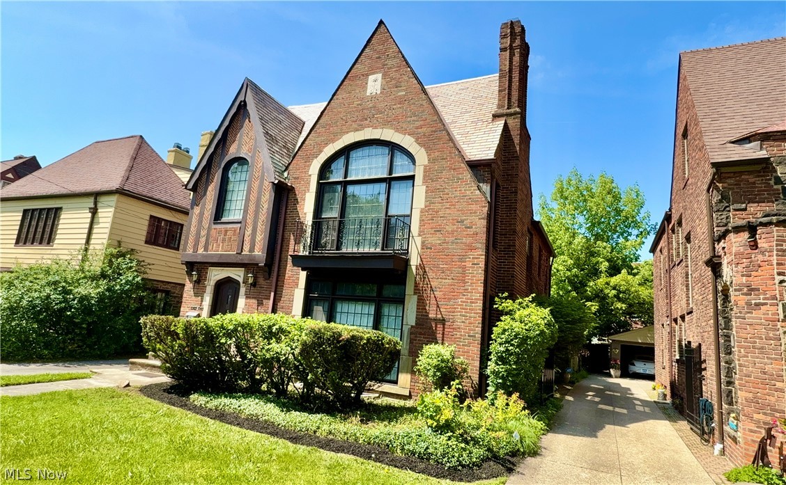 19627 Winslow Road Shaker Heights OH 44122