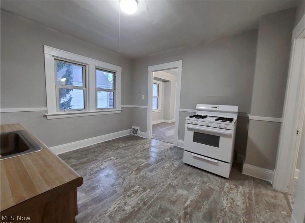 3747 W 47th Place Cleveland OH 44102
