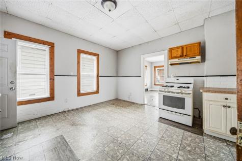 3658 E 55th Street Cleveland OH 44105