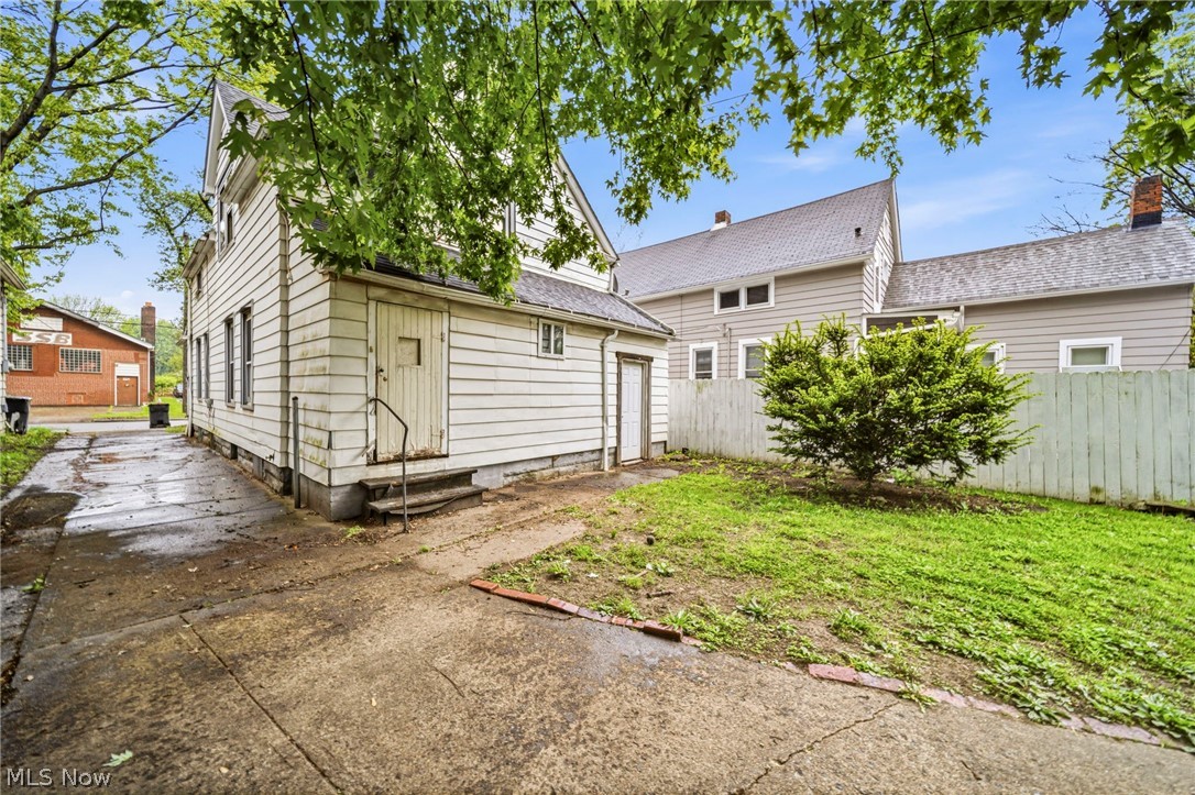 3658 E 55th Street Cleveland OH 44105