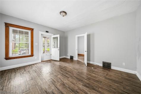 3658 E 55th Street Cleveland OH 44105