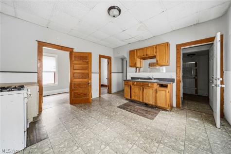 3658 E 55th Street Cleveland OH 44105