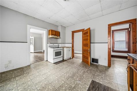 3658 E 55th Street Cleveland OH 44105