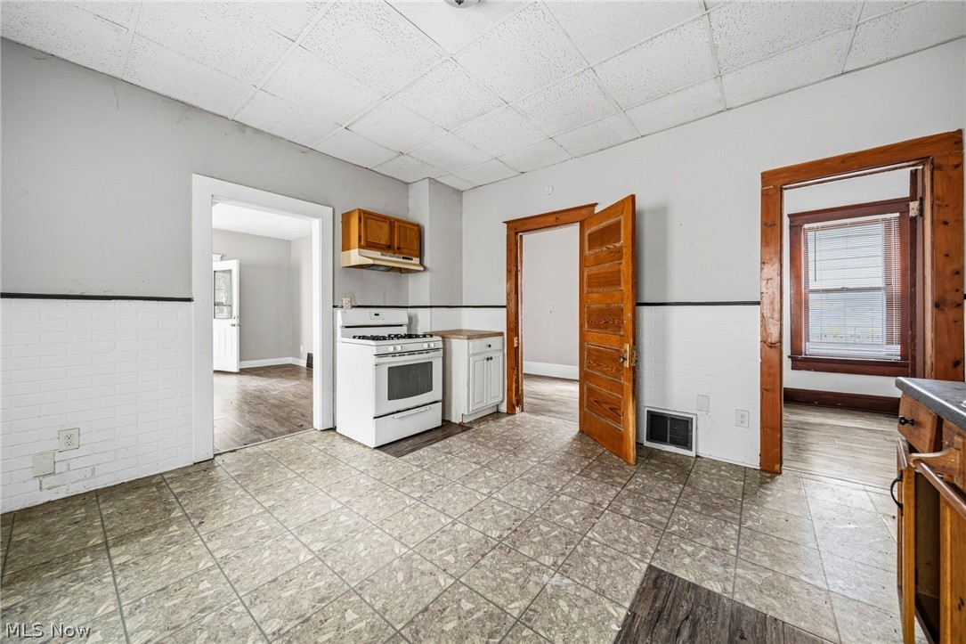 3658 E 55th Street Cleveland OH 44105