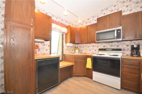 852 Skyside Drive Clinton OH 44216
