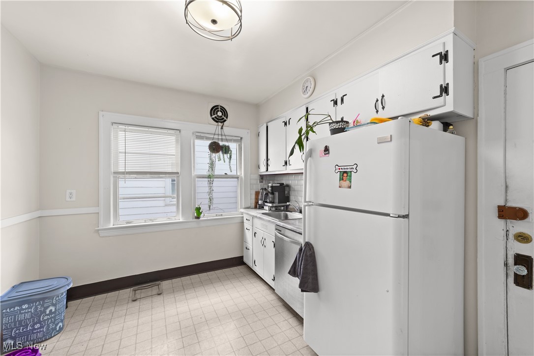 2016 Reveley Avenue Lakewood OH 44107