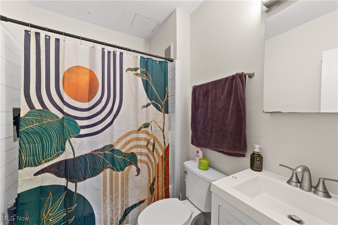 2016 Reveley Avenue Lakewood OH 44107