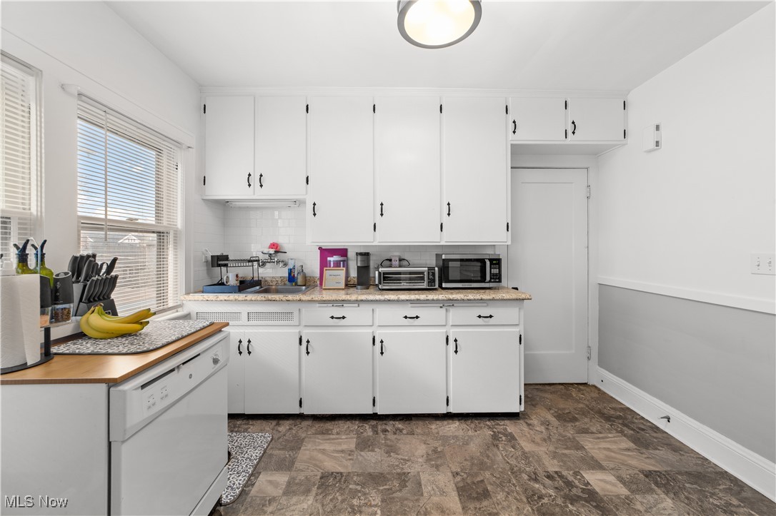 2016 Reveley Avenue Lakewood OH 44107