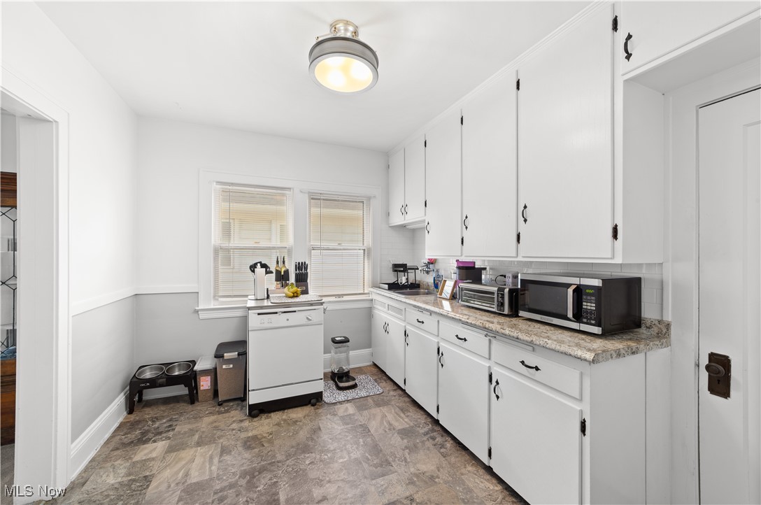 2016 Reveley Avenue Lakewood OH 44107