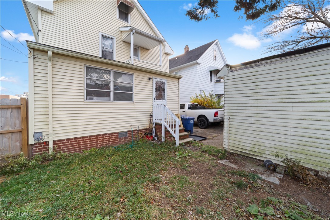 2016 Reveley Avenue Lakewood OH 44107