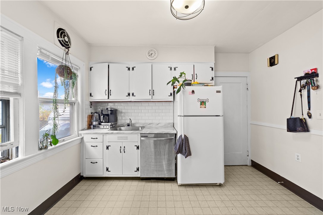 2016 Reveley Avenue Lakewood OH 44107