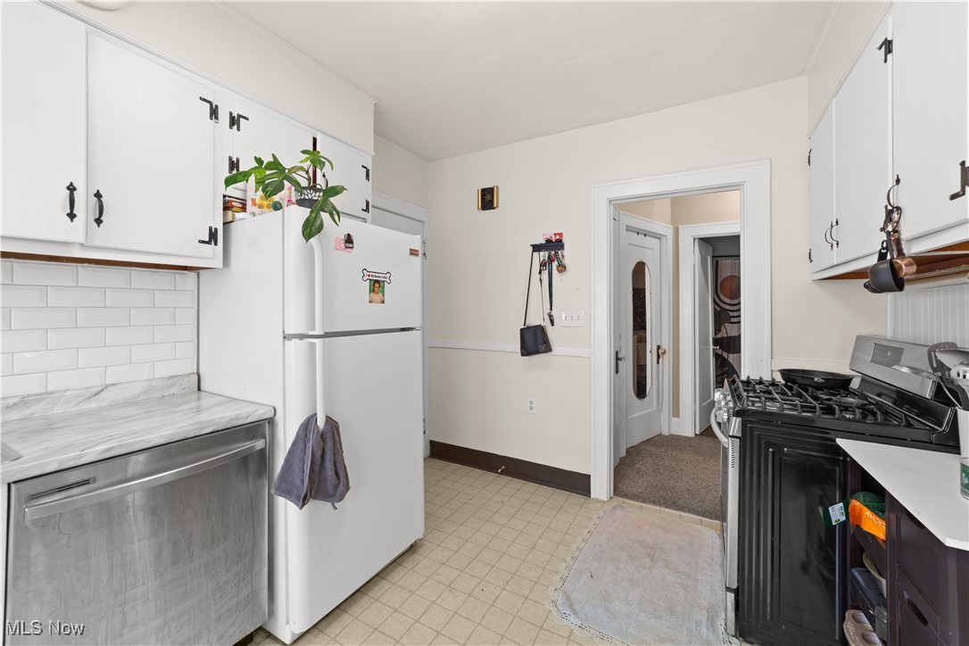 2016 Reveley Avenue Lakewood OH 44107