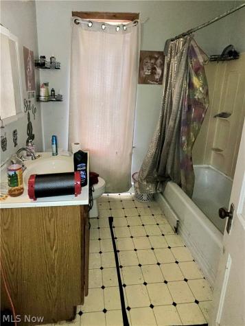 2514 Reid Avenue Lorain OH 44052