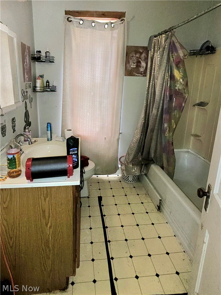 2514 Reid Avenue Lorain OH 44052