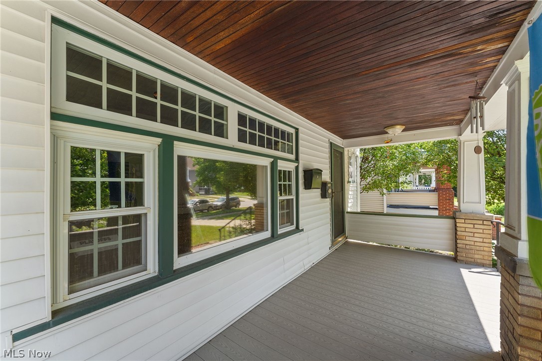 1561 Cohassett Avenue Lakewood OH 44107