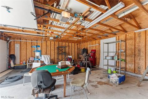1561 Cohassett Avenue Lakewood OH 44107