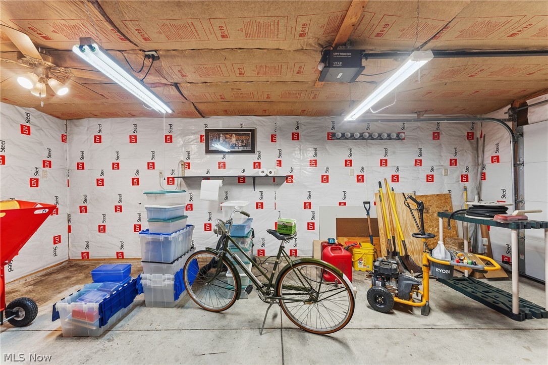 1561 Cohassett Avenue Lakewood OH 44107