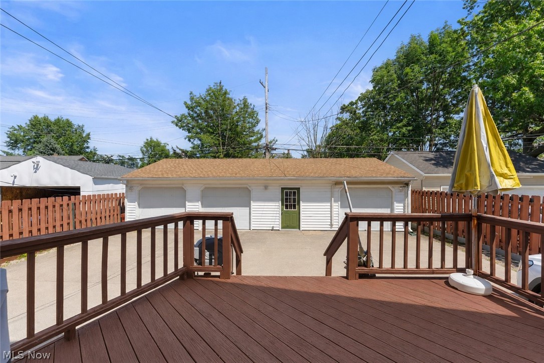 1561 Cohassett Avenue Lakewood OH 44107