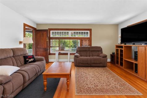 1561 Cohassett Avenue Lakewood OH 44107
