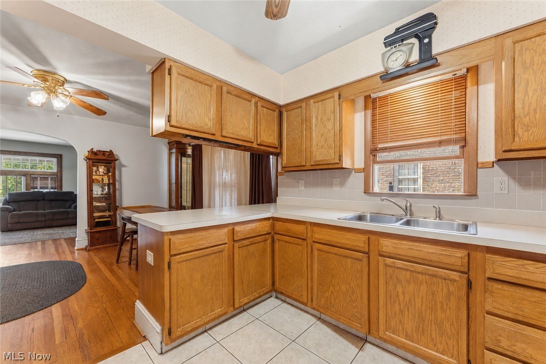 1561 Cohassett Avenue Lakewood OH 44107