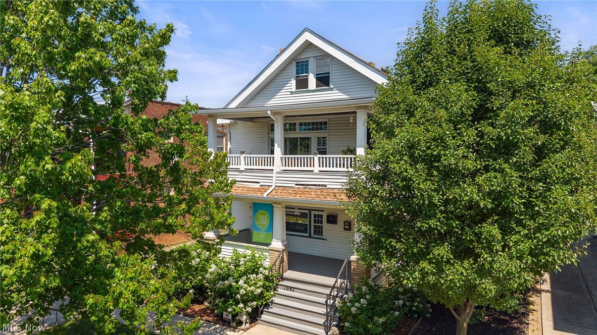 1561 Cohassett Avenue Lakewood OH 44107