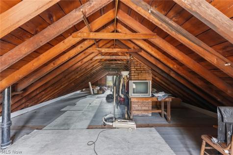 1561 Cohassett Avenue Lakewood OH 44107