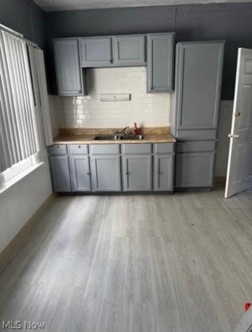 9813 Manor Avenue Cleveland OH 44104