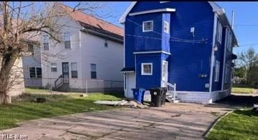 9813 Manor Avenue Cleveland OH 44104