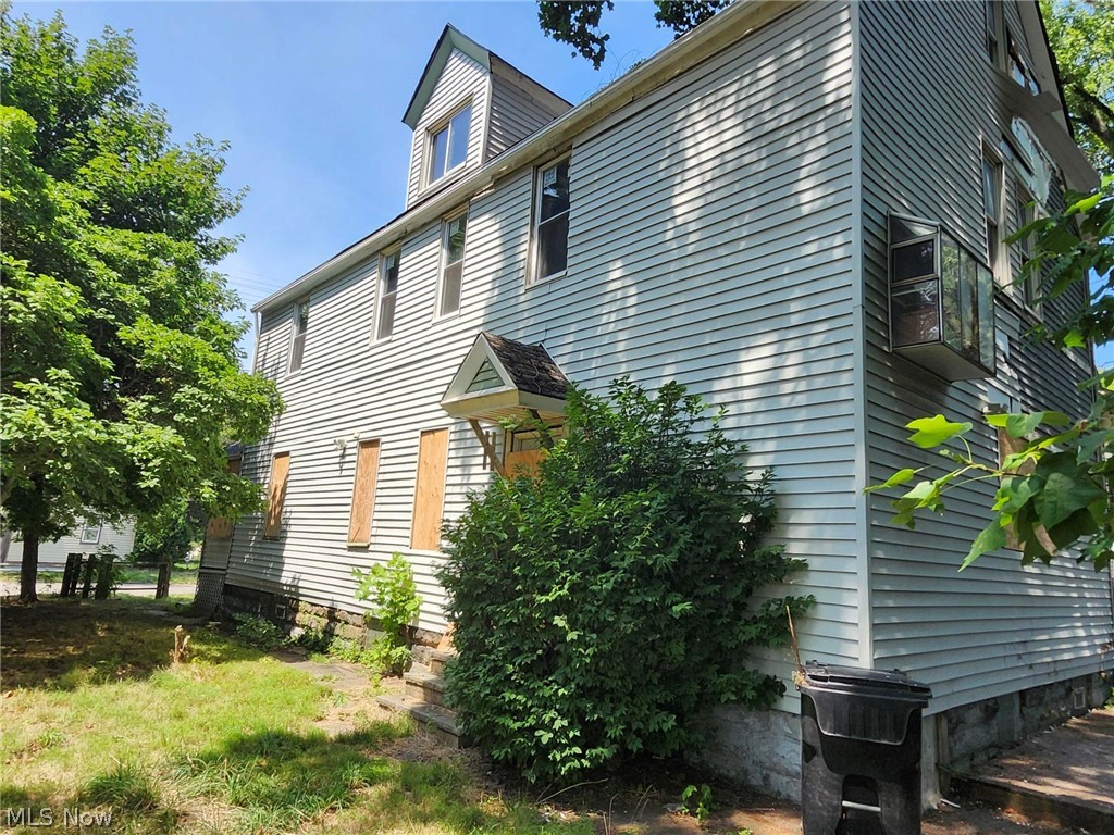 2999 E 61st Street Cleveland OH 44127