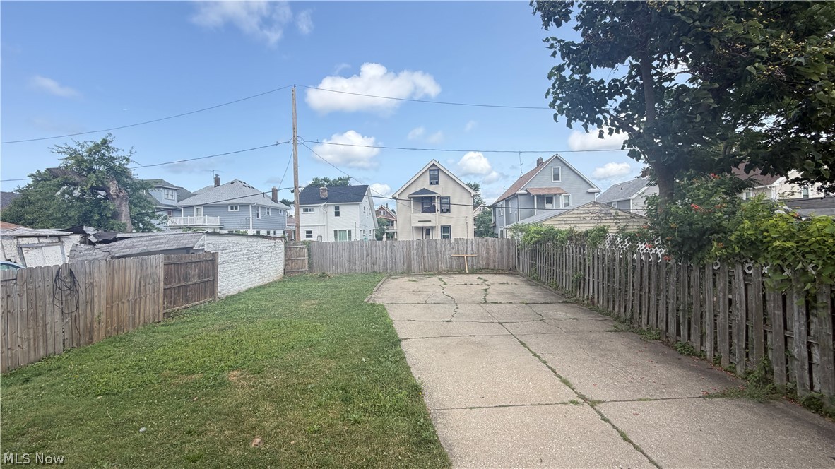 10122 Loretta Avenue Cleveland OH 44111