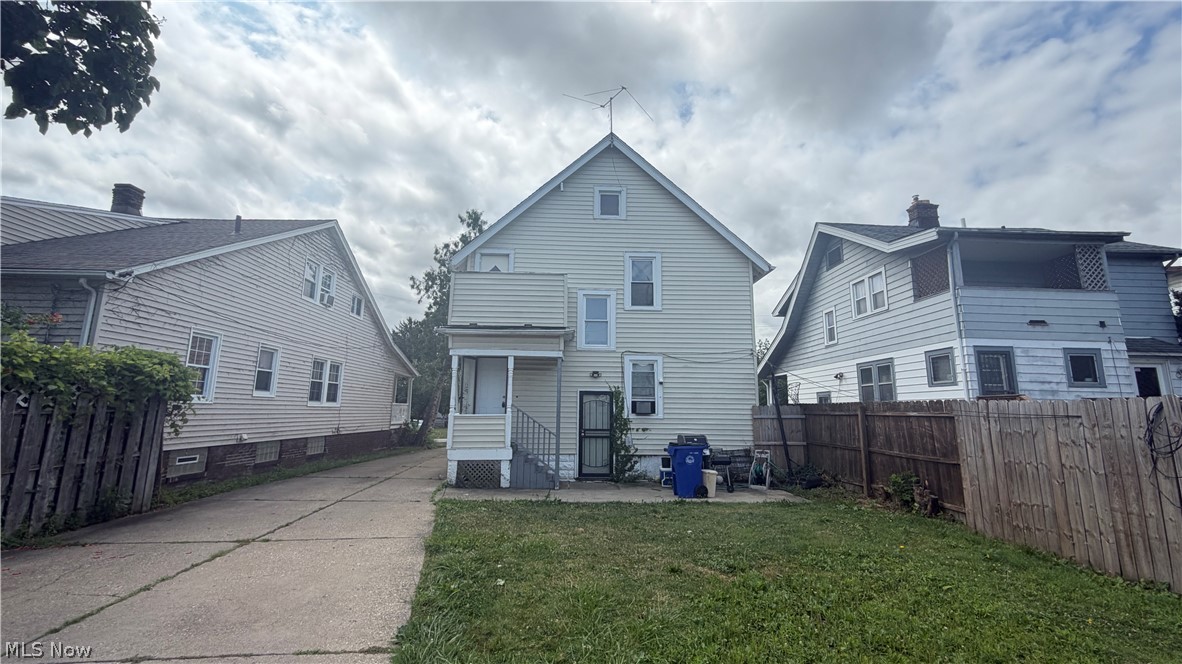 10122 Loretta Avenue Cleveland OH 44111