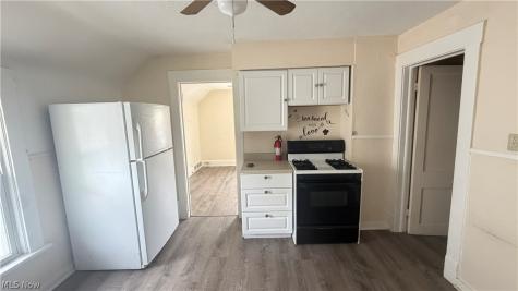 10122 Loretta Avenue Cleveland OH 44111