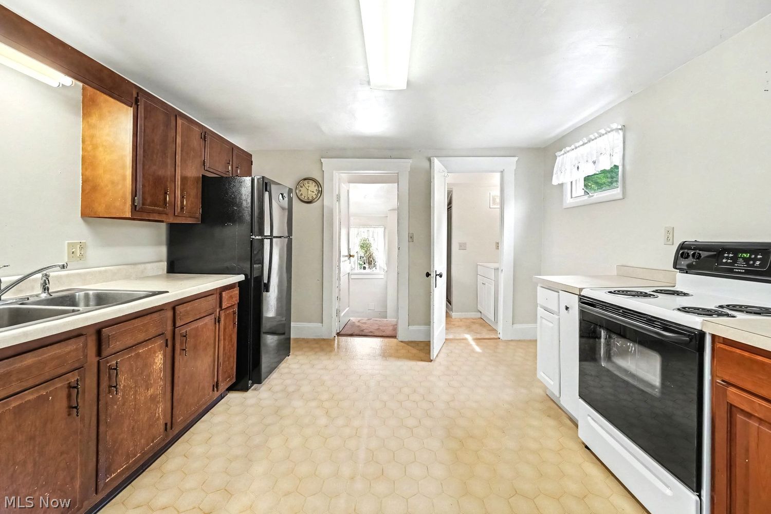117 S Crowell Avenue Geneva OH 44041