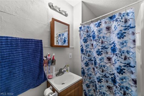 448 Delaware Avenue Lorain OH 44052