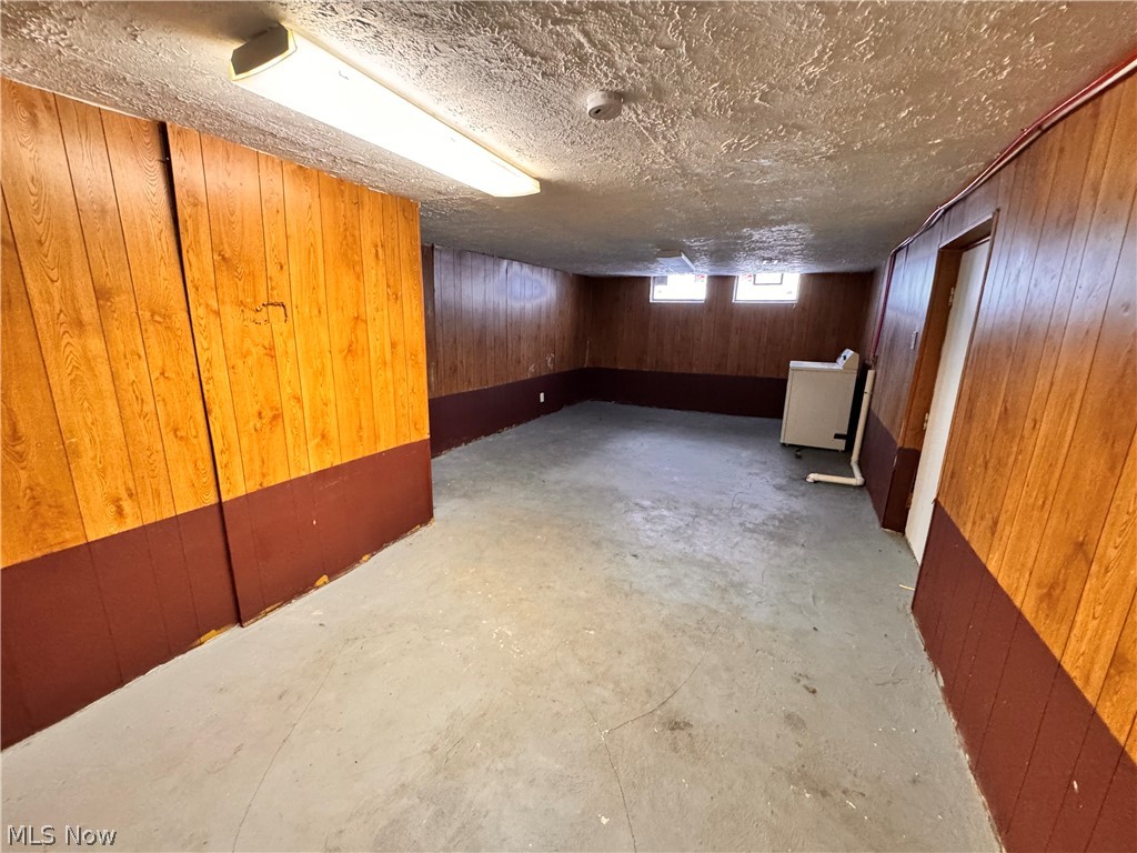 4106 Lee Road Cleveland OH 44128
