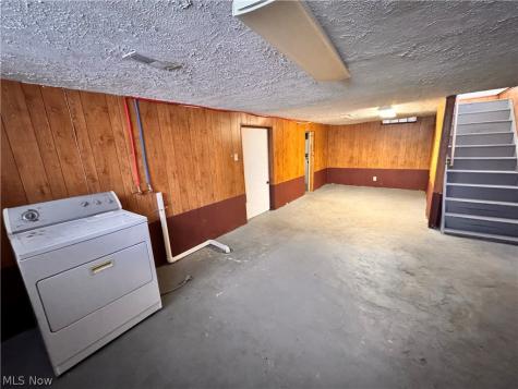 4106 Lee Road Cleveland OH 44128