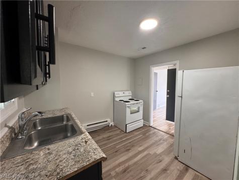 4106 Lee Road Cleveland OH 44128