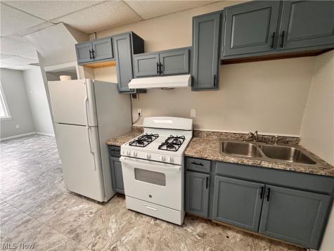 4106 Lee Road Cleveland OH 44128