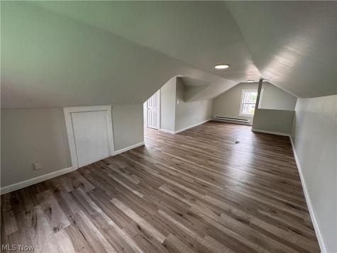 4106 Lee Road Cleveland OH 44128