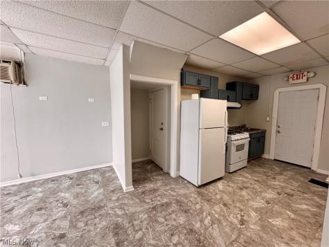 4106 Lee Road Cleveland OH 44128