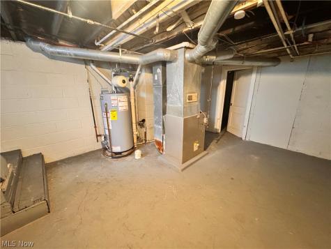 4106 Lee Road Cleveland OH 44128