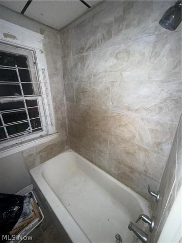 806 E 100th Street Cleveland OH 44108