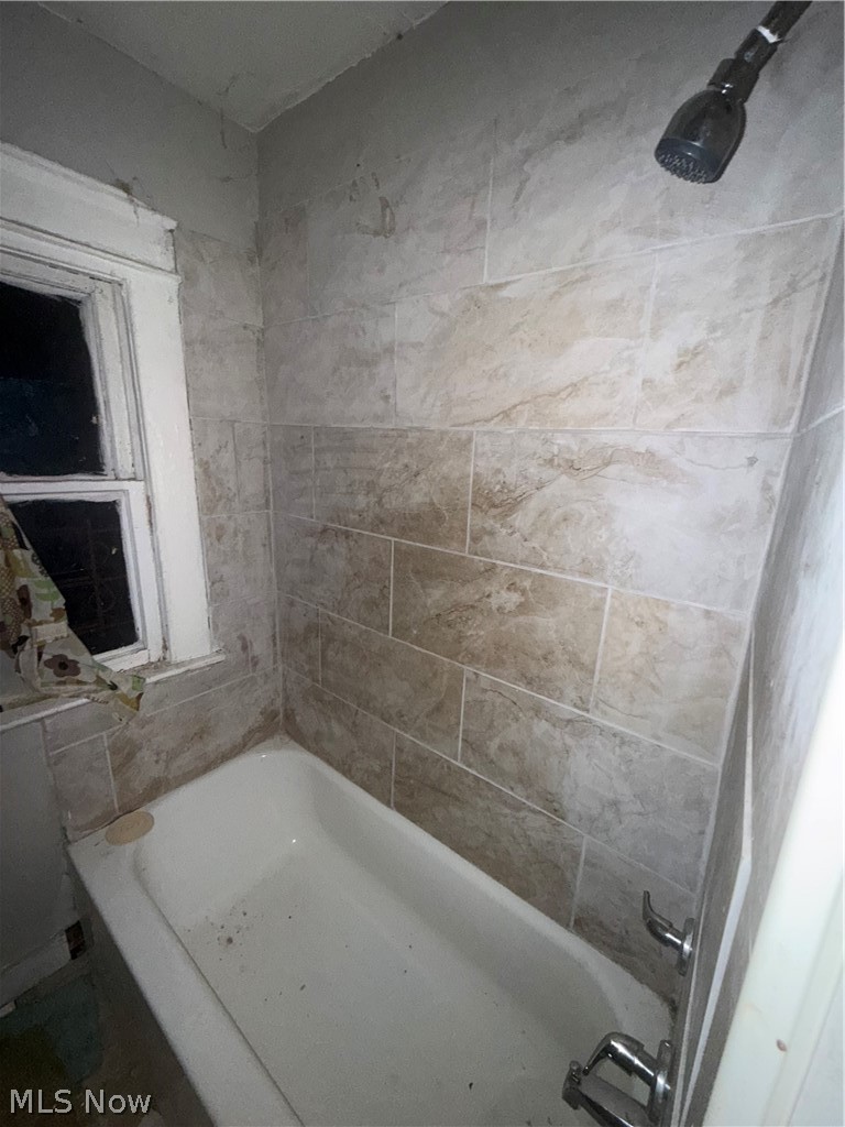 806 E 100th Street Cleveland OH 44108
