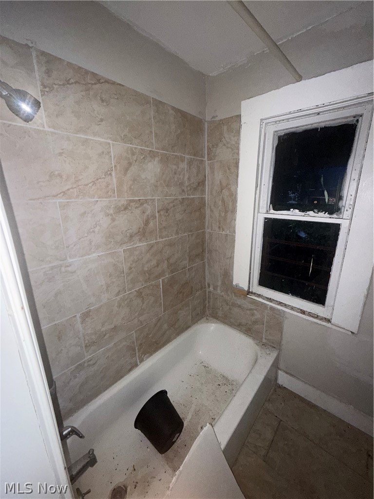806 E 100th Street Cleveland OH 44108