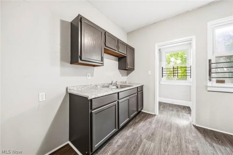 1637 Holyrood Road Cleveland OH 44106