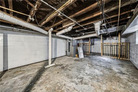 1637 Holyrood Road Cleveland OH 44106