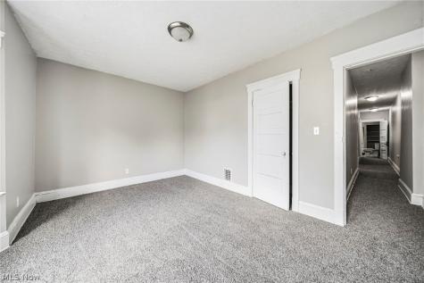 1637 Holyrood Road Cleveland OH 44106