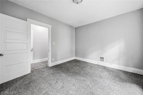 1637 Holyrood Road Cleveland OH 44106
