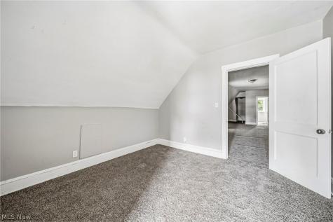 1637 Holyrood Road Cleveland OH 44106